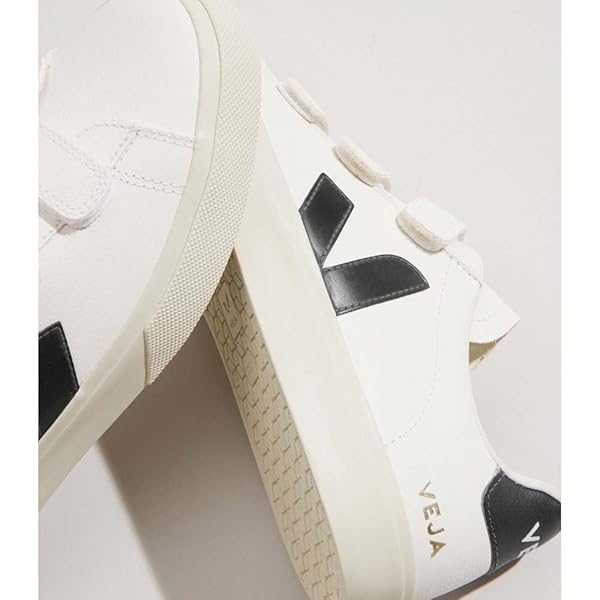 Veja Womens Recife Chromefree Leather White Black Trainers 8 US